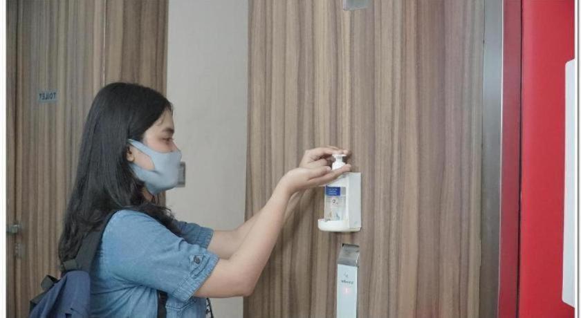 Reddoorz Plus Near Mall Bali Galeria 2 Denpasar Exterior foto