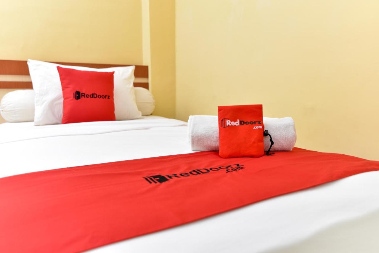 Reddoorz Plus Near Mall Bali Galeria 2 Denpasar Exterior foto
