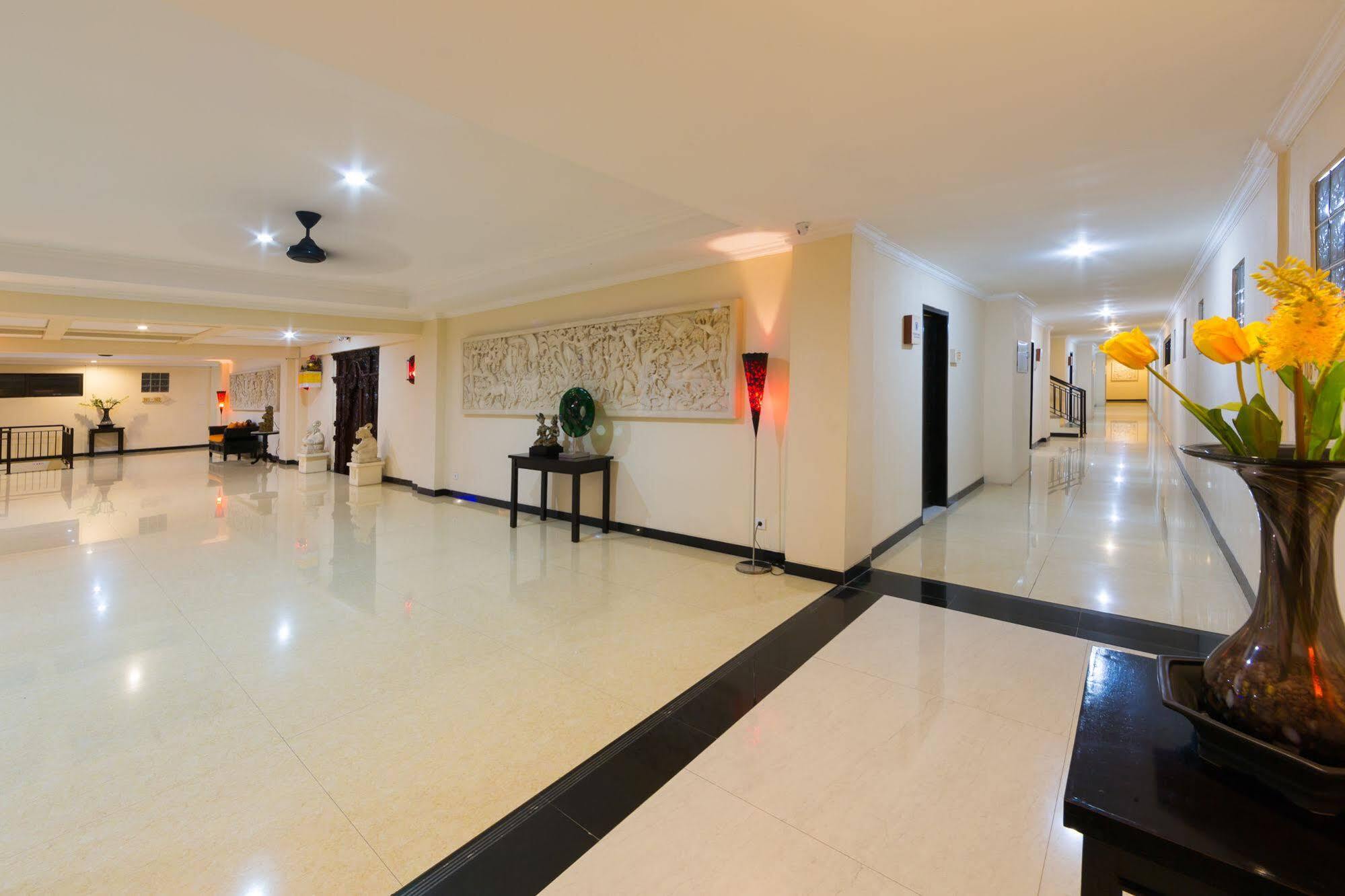 Reddoorz Plus Near Mall Bali Galeria 2 Denpasar Exterior foto